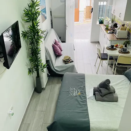 Estudio Jimena Burriana En El Centro De Apartment Nerja