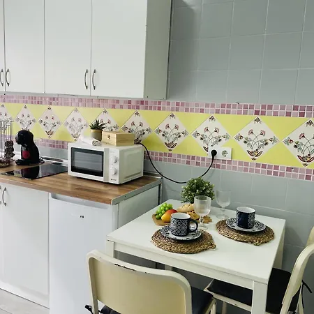 Estudio Jimena Burriana En El Centro De Нерха