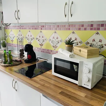 Estudio Jimena Burriana En El Centro De Нерха