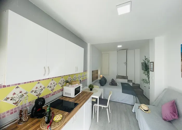 Estudio Jimena Burriana En El Centro De * Нерха